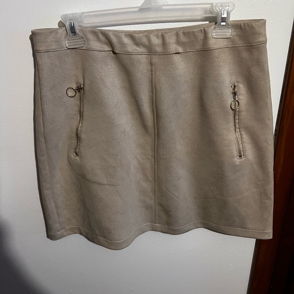 Tan Skirt with Zipper Details